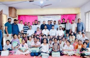 ರಿಲಯನ್ಸ್ ಎಸೋಸಿಯೇಶನ್ ವತಿಯಿಂದ ಉಚಿತ ಪುಸ್ತಕ ವಿತರಣೆ ಹಾಗು ಪ್ರತಿಭಾವಂತ ವಿದ್ಯಾರ್ಥಿಗಳಿಗೆ ಸನ್ಮಾನ