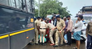 ಬೀದಿಬದಿ ವ್ಯಾಪಾರಿಗಳ ತೆರವು ಕಾರ್ಯಚರಣೆ ನಡೆಸಿದ ಮಹಾನಗರ ಪಾಲಿಕೆ…!!