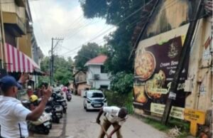 ತೆಂಕಪೇಟೆ: ರಸ್ತೆ ಹೊಂಡ ಮುಚ್ಚಲು ಟ್ರಾಫಿಕ್ ಪೊಲೀಸರ ಶ್ರಮದಾನ…!!