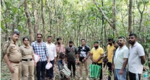 ಕೋಳಿ ಅಂಕ ಅಡ್ಡೆಗೆ ಖಾಕಿ ರೇಡ್ : ಐವರು ಅರೆಸ್ಟ್…!!