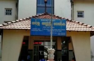 ಜಿಲ್ಲಾಸ್ಪತ್ರೆಯ ಶೌಚಾಲಯದೊಳಗೆ ಮದ್ಯಪಾನ…!!