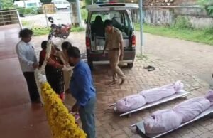 ವಾರಸುದಾರರು ಪತ್ತೆಯಾಗದಿರುವ ಎರಡು ಶವಗಳ ದಫನ…!!