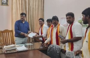 ಕನ್ನಡ ರಾಜ್ಯೋತ್ಸವ : ಶಾಶ್ವತ ಧ್ವಜಕಟ್ಟೆ ನಿರ್ಮಾಣಕ್ಕೆ ಕರ್ನಾಟಕ ರಕ್ಷಣಾ ವೇದಿಕೆ ಮನವಿ – ಪುರಸಭೆ ಹಾಗೂ ತಹಶೀಲ್ದಾರ್ ಭರವಸೆ…!!
