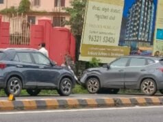 ಉಡುಪಿ: ನಿಯಂತ್ರಣ ತಪ್ಪಿದ ಕಿಯಾ ಕಾರು ಫುಟ್ಪಾತ್ಗೆ ಡಿಕ್ಕಿ- ತಪ್ಪಿದ ಭಾರೀ ಅನಾಹುತ..!!