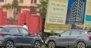 ಉಡುಪಿ: ನಿಯಂತ್ರಣ ತಪ್ಪಿದ ಕಿಯಾ ಕಾರು ಫುಟ್ಪಾತ್ಗೆ ಡಿಕ್ಕಿ- ತಪ್ಪಿದ ಭಾರೀ ಅನಾಹುತ..!!