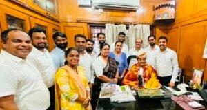ಅಧಿವಕ್ತಪರಿಷತ್ ವತಿಯಿಂದ ಹಿರಿಯ ವಕೀಲ ಮಟ್ಟಾರು ರತ್ನಾಕರ ಹೆಗ್ಡೆ ಅವರಿಗೆ ಗುರುಪೂರ್ಣಿಮೆ ಅಂಗವಾಗಿ ಗುರುವಂದನೆ…!!