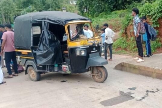 ಮಡಂತ್ಯಾರು: ಶಾಲಾ ಮಕ್ಕಳನ್ನು ಕರೆತರುತ್ತಿದ್ದ ಆಟೋ ಪಲ್ಟಿ : ಚಾಲಕ ಹಾಗೂ ಮಕ್ಕಳು ಅಪಾಯದಿಂದ ಪಾರು…!!