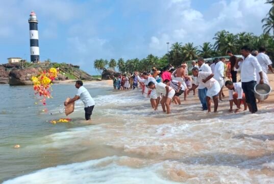 ಕಾಪು ಮೊಗವೀರ ಮಹಾಸಭಾದ ವತಿಯಿಂದ ಸಮುದ್ರ ಪೂಜೆ…!!