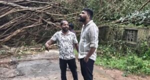 ಉಡುಪಿ : ಚಿಟ್ಪಾಡಿಯಲ್ಲಿ ಭಾರೀ ಗಾಳಿ–ಮಳೆಗೆ ಧರೆಗುರುಳಿದ ಬೃಹತ್ ಮರ : ವಿದ್ಯುತ್ ಕಂಬಗಳು ಧರಾಶಾಯಿ..!!