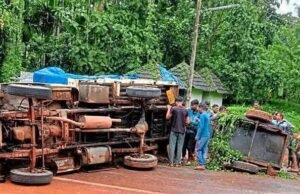 ಮೂಡುಬಿದಿರೆ: ಜನರೇಟರ್ ಸಾಗಿಸುತ್ತಿದ್ದ ಪಿಕಪ್ ವಾಹನ ಪಲ್ಟಿ : ಸಂಚಾರ ಅಸ್ತವ್ಯಸ್ತ…!!