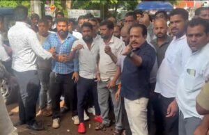 ಪುತ್ತೂರು : ಪುತ್ತೂರಿನಲ್ಲಿ ಕಾಂಗ್ರೆಸ್ ಕಾರ್ಯಕರ್ತ ವರ್ಸಸ್ ಅಶೋಕ್ ರೈ ಬೆಂಬಲಿಗರ ಸಂಘರ್ಷ, ಮೂವರ ವಿರುದ್ಧ ಎಫ್. ಐ. ಆರ್ ದಾಖಲು…!!
