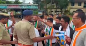 ಕಾರ್ಕಳದಲ್ಲಿ ಕಾಂಗ್ರೆಸ್ ಬೃಹತ್ ಪ್ರತಿಭಟನೆ : ಸುನಿಲ್ ಕುಮಾರ್ ಕಚೇರಿಗೆ ಮುತ್ತಿಗೆ ಯತ್ನ…!!