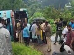 ಪಣಂಬೂರು : ಹೆದ್ದಾರಿ ಪಕ್ಕದ ಚರಂಡಿಗೆ ನುಗ್ಗಿದ ಎಕ್ಸ್ಪ್ರೆಸ್ ಬಸ್ ಪಲ್ಟಿ : ಪ್ರಯಾಣಿಕರು ಪಾರು…!!