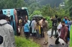 ಪಣಂಬೂರು : ಹೆದ್ದಾರಿ ಪಕ್ಕದ ಚರಂಡಿಗೆ ನುಗ್ಗಿದ ಎಕ್ಸ್ಪ್ರೆಸ್ ಬಸ್ ಪಲ್ಟಿ : ಪ್ರಯಾಣಿಕರು ಪಾರು…!!