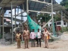 ಅಕ್ರಮ ಕಲ್ಲು ಗಣಿಗಾರಿಕೆ : ಲಾರಿ, ಹಿಟಾಚಿ, ಕ್ರಷರ್ ಸಹಿತ ಭಾರೀ ಪ್ರಮಾಣದ ಜೆಲ್ಲಿ ವಶ…!!