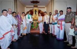 ಉಡುಪಿ ಶ್ರೀ ಕೃಷ್ಣ ಮಠಕ್ಕೆ ಅದ್ಲೂರಿ ಲಕ್ಷ್ಮಣ್ ಕುಮಾರ್ ಭೇಟಿ…!!