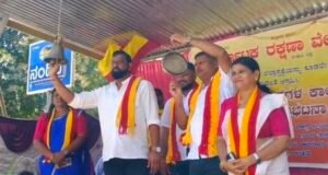 ಜಾಗಟೆ, ಗಂಟೆ ಬಾರಿಸಿ ನೂತನ ಜಿಲ್ಲಾಸ್ಪತ್ರೆ ಆರಂಭಕ್ಕೆ ಆಗ್ರಹ : ಅಜ್ಜರಕಾಡಿನಲ್ಲಿ ಕರವೇ ನೇತೃತ್ವದಲ್ಲಿ ಧರಣಿ…!!