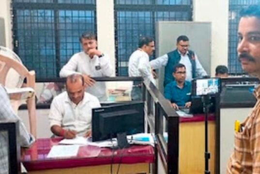 ಕುಂದಾಪುರ: ಹೋಂ ಸ್ಟೇಗೆ ಎನ್ ಒಸಿ ನೀಡಲು ಲಂಚ ಸ್ವೀಕಾರ : ಲೋಕಾಯುಕ್ತ ಪೊಲೀಸರಿಂದ ತಾಲೂಕು ಕಚೇರಿ ವಿಎ ಅರೆಸ್ಟ್…!!