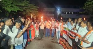 ಮೆಸ್ಕಾಂ ವೈಫಲ್ಯ ಖಂಡಿಸಿ ಬಿಜೆಪಿ ಉಡುಪಿ ನಗರ ವತಿಯಿಂದ ಪಂಜಿನ ಮೆರವಣಿಗೆ ಪ್ರತಿಭಟನಾ ಜಾಥಾ ತುಕ್ಕು ಹಿಡಿದ ರಾಜ್ಯ ಸರ್ಕಾರ : ಯಶ್ಪಾಲ್ ಸುವರ್ಣ..!!